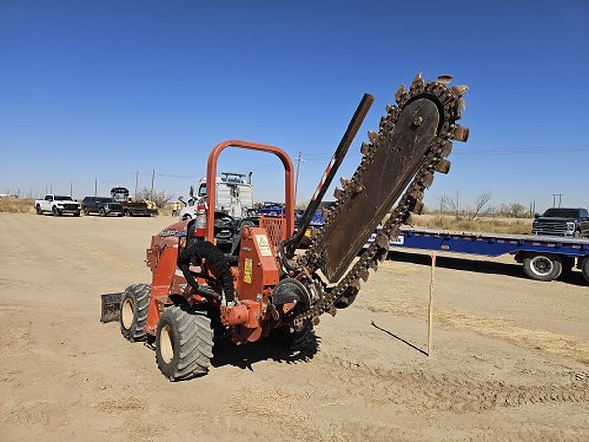 DITCHWITCH RT45 photo 9