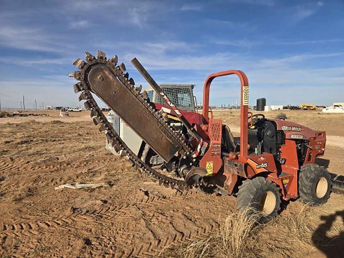 DITCHWITCH RT45A photo 5