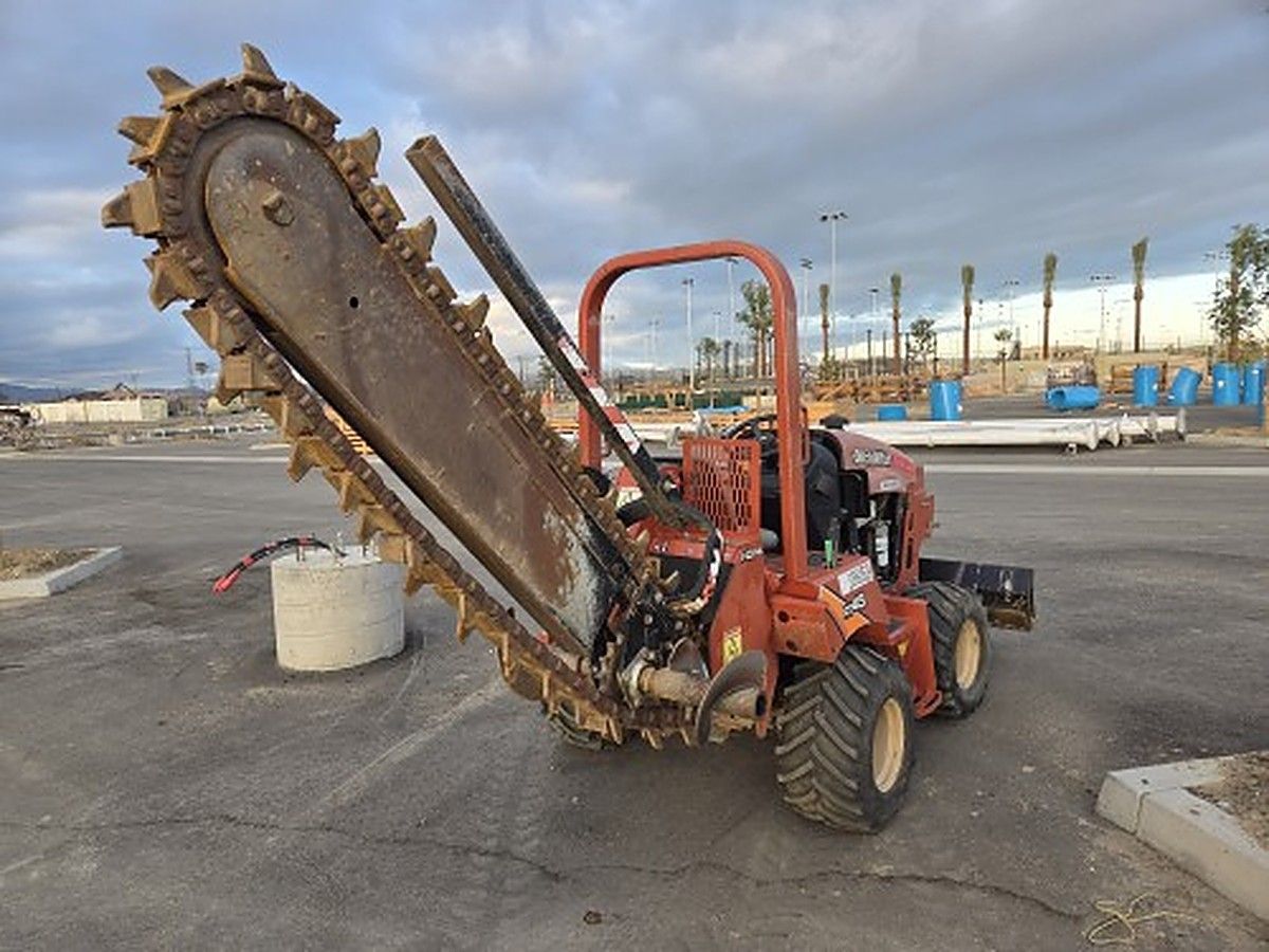 DITCHWITCH RT45A photo 4