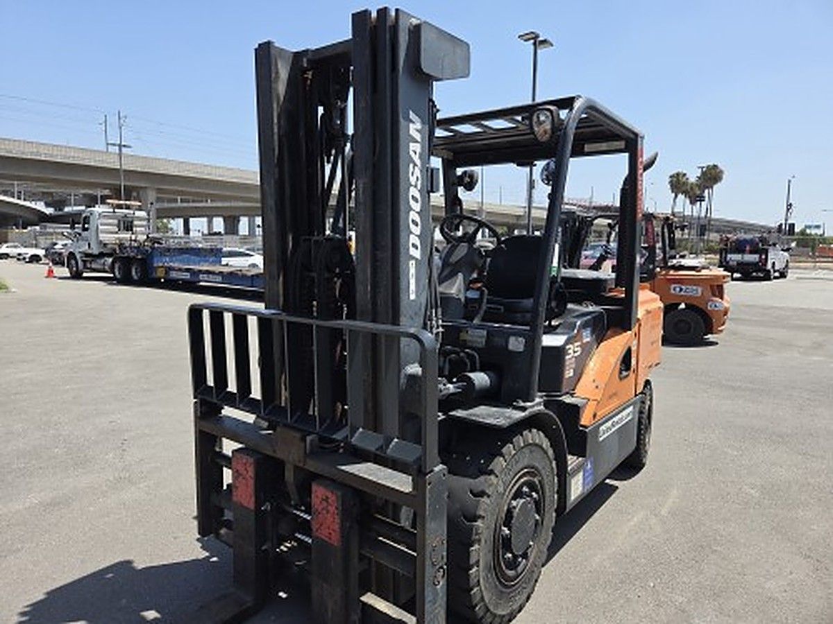 2019 DOOSAN D35S-7 for sale in Las Vegas, NV