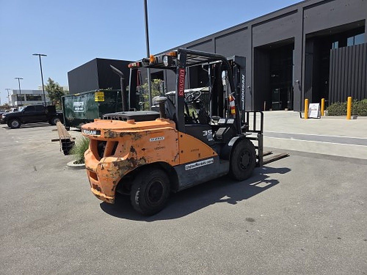 DOOSAN D35S-7 photo 3