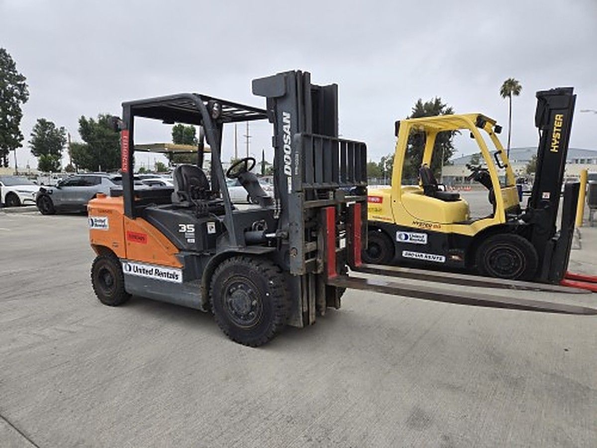 2019 DOOSAN D35S-7 for sale in Las Vegas, NV