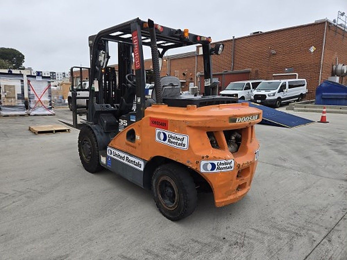 DOOSAN D35S-7 photo 2