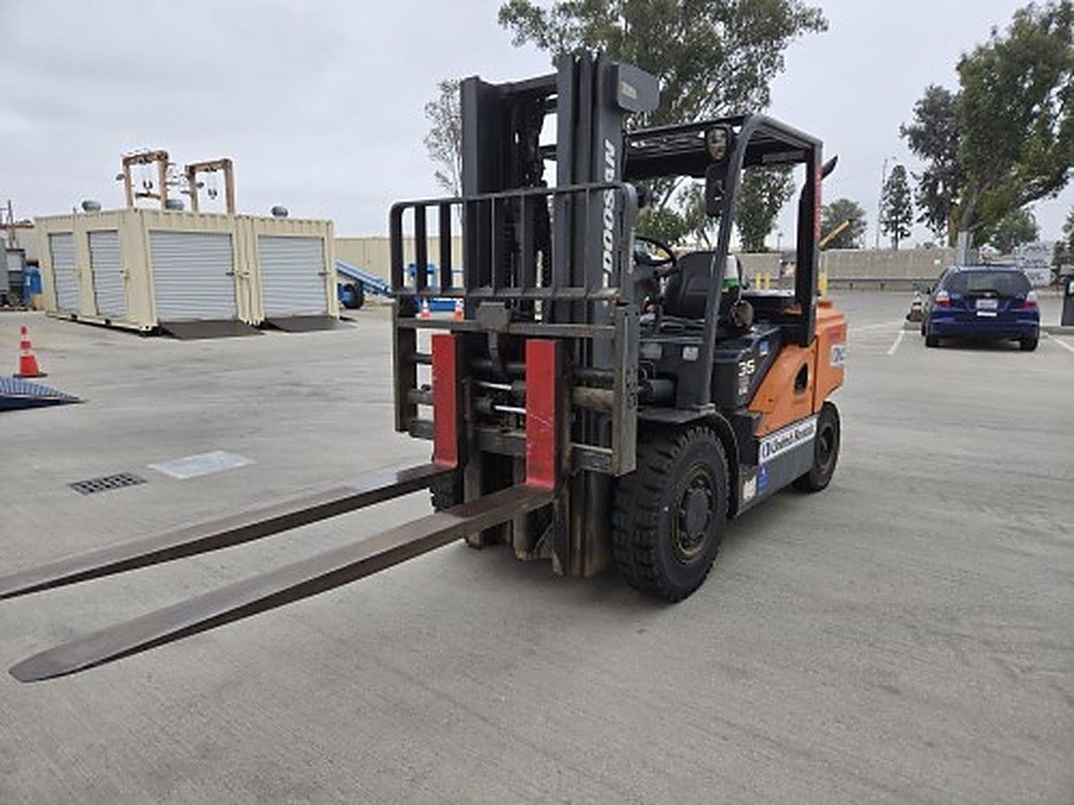 DOOSAN D35S-7 photo 3