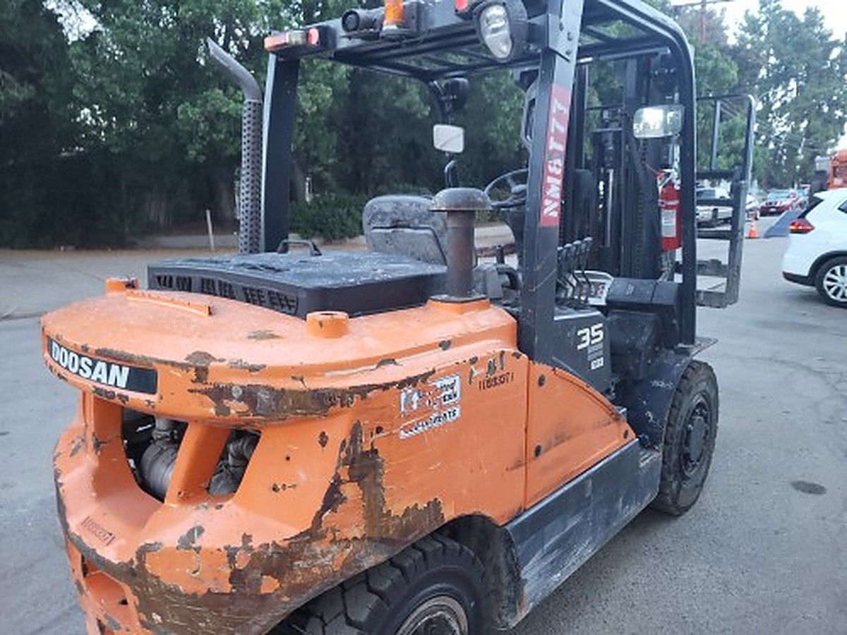 DOOSAN D35S-7 photo 11