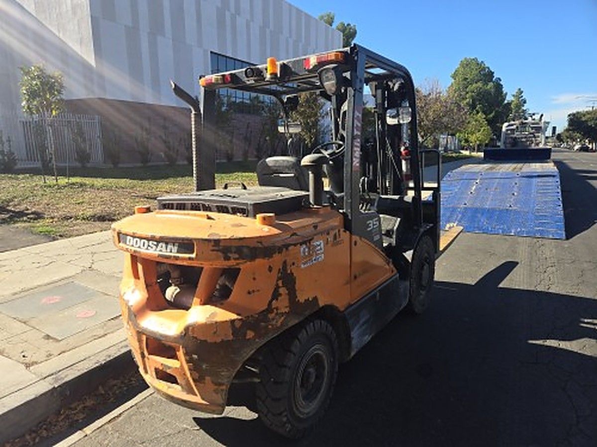 DOOSAN D35S-7 photo 7