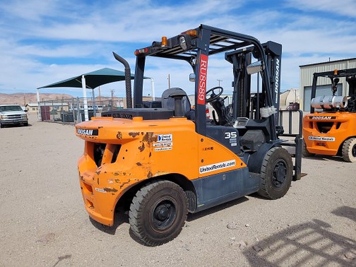 DOOSAN D35S-7 photo 3