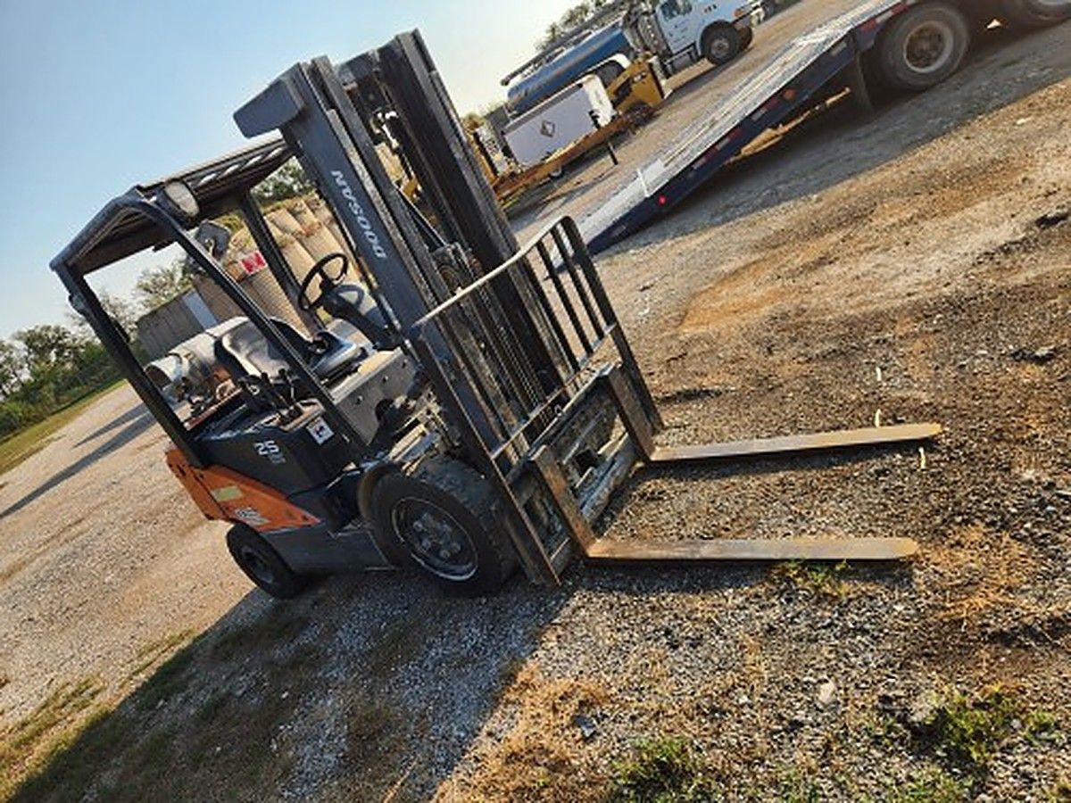 DOOSAN G25N-7LP photo 3