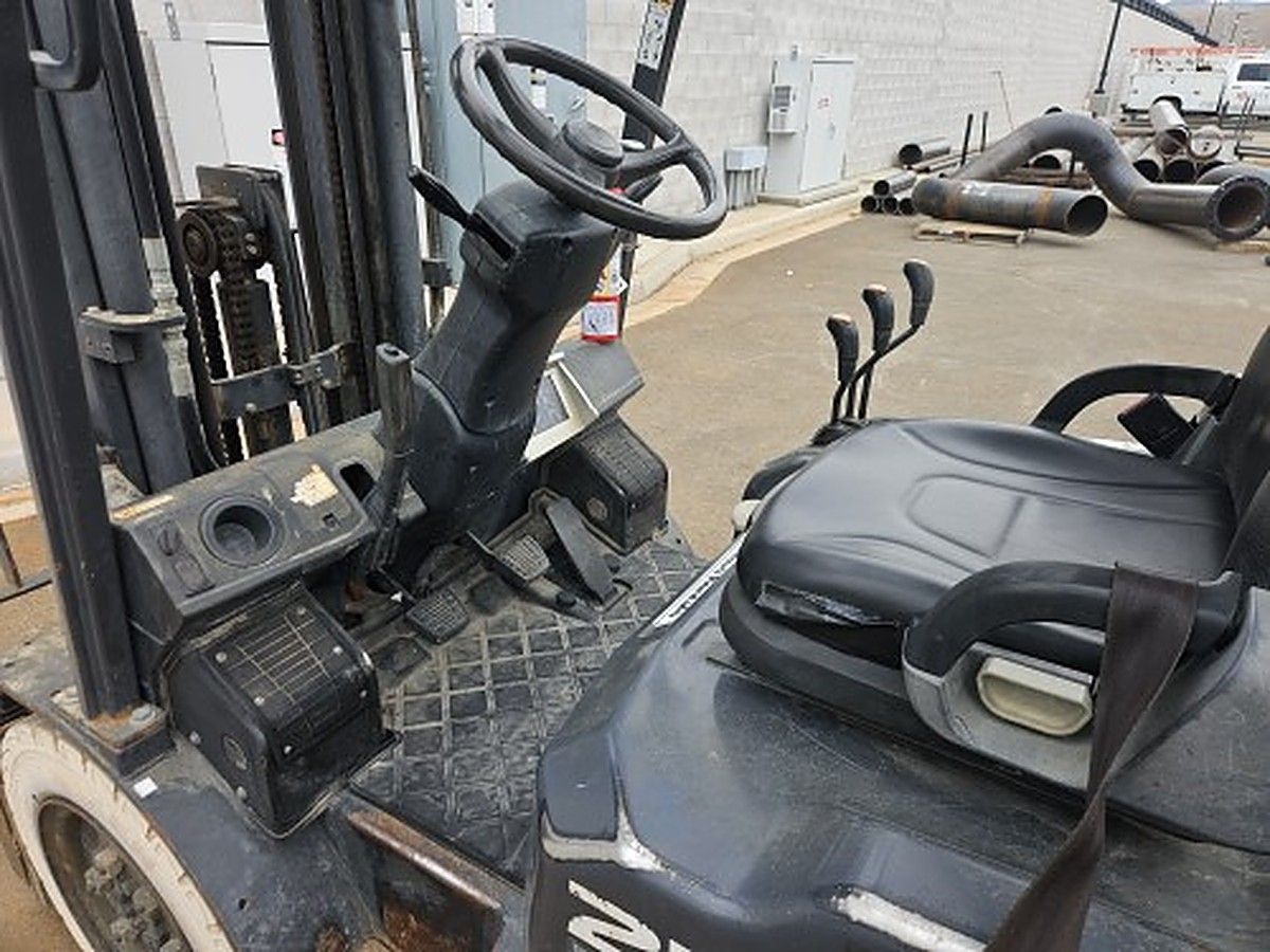 DOOSAN G25P-7DF photo 4