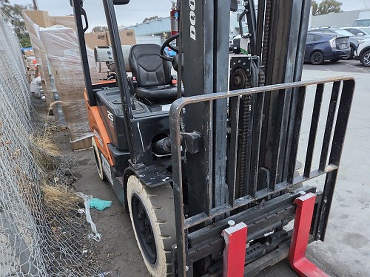 DOOSAN G25P-7DF photo 4