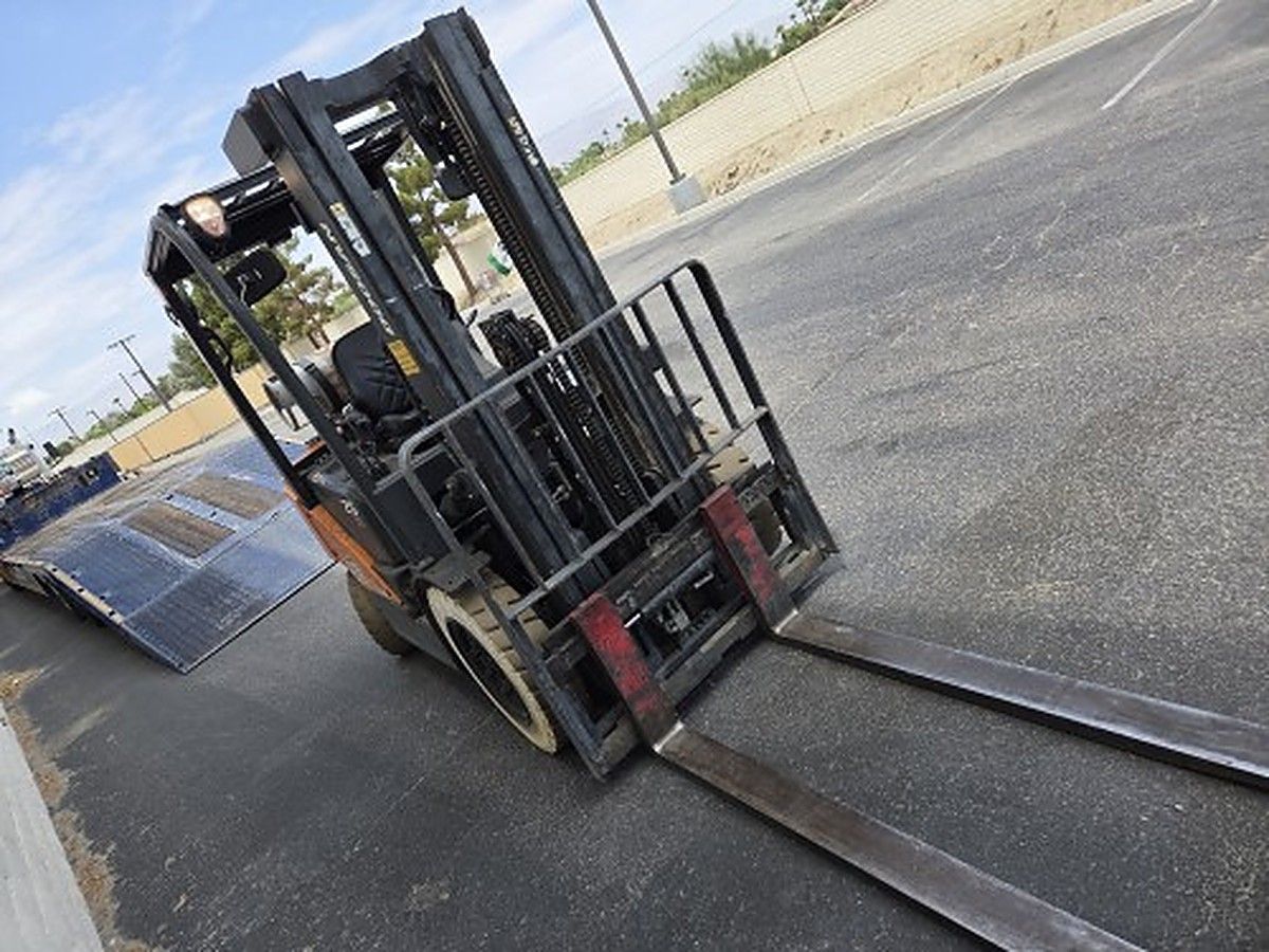 DOOSAN G25P-7DF photo 3