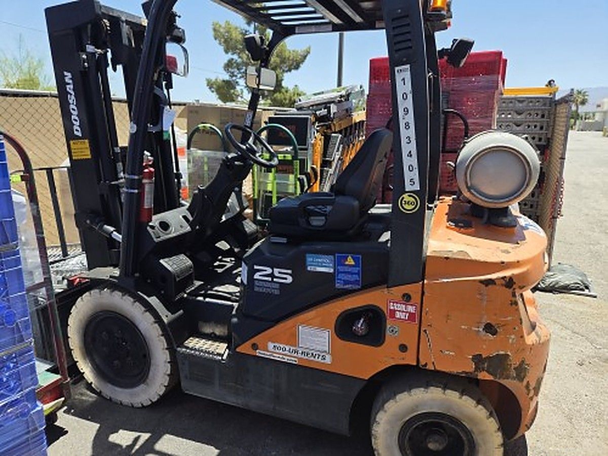 DOOSAN G25P-7DF photo 8