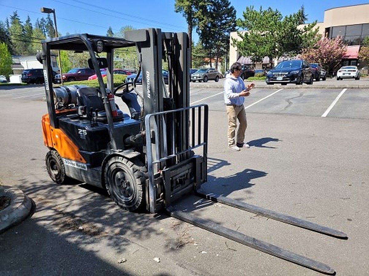 DOOSAN G25P-7DF photo 9