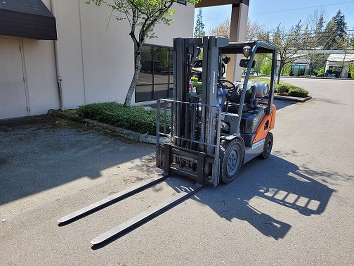 DOOSAN G25P-7DF photo 10