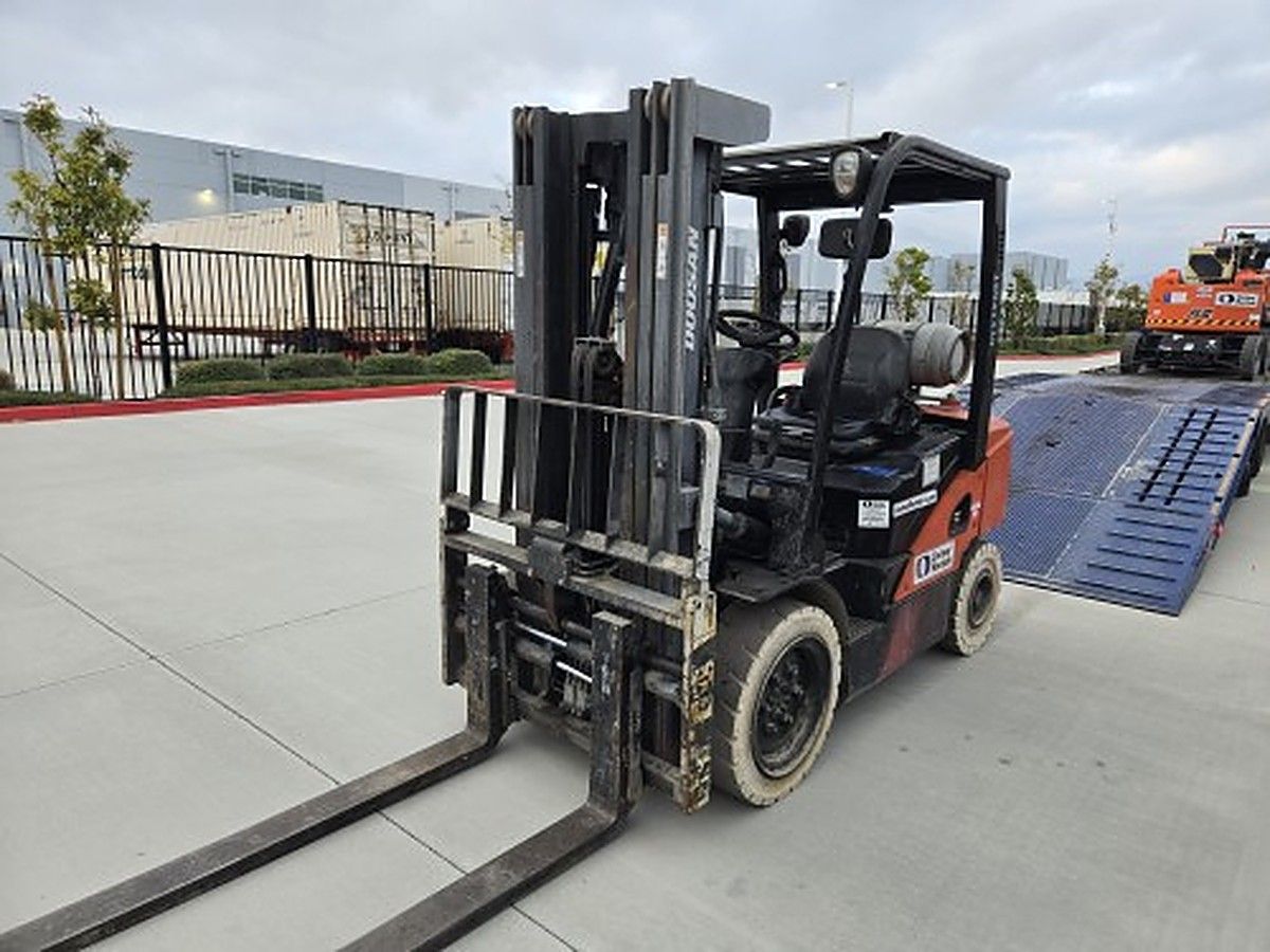 DOOSAN G30P-7DF photo 2