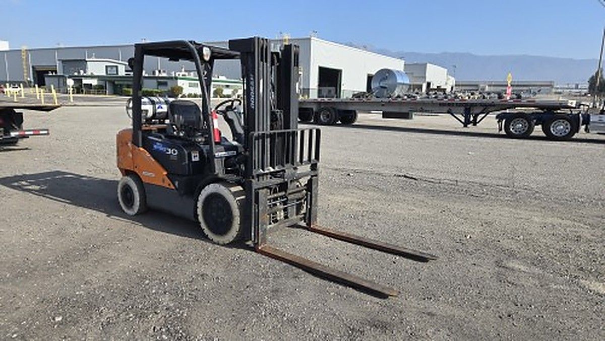 DOOSAN G30P-7DF photo 3