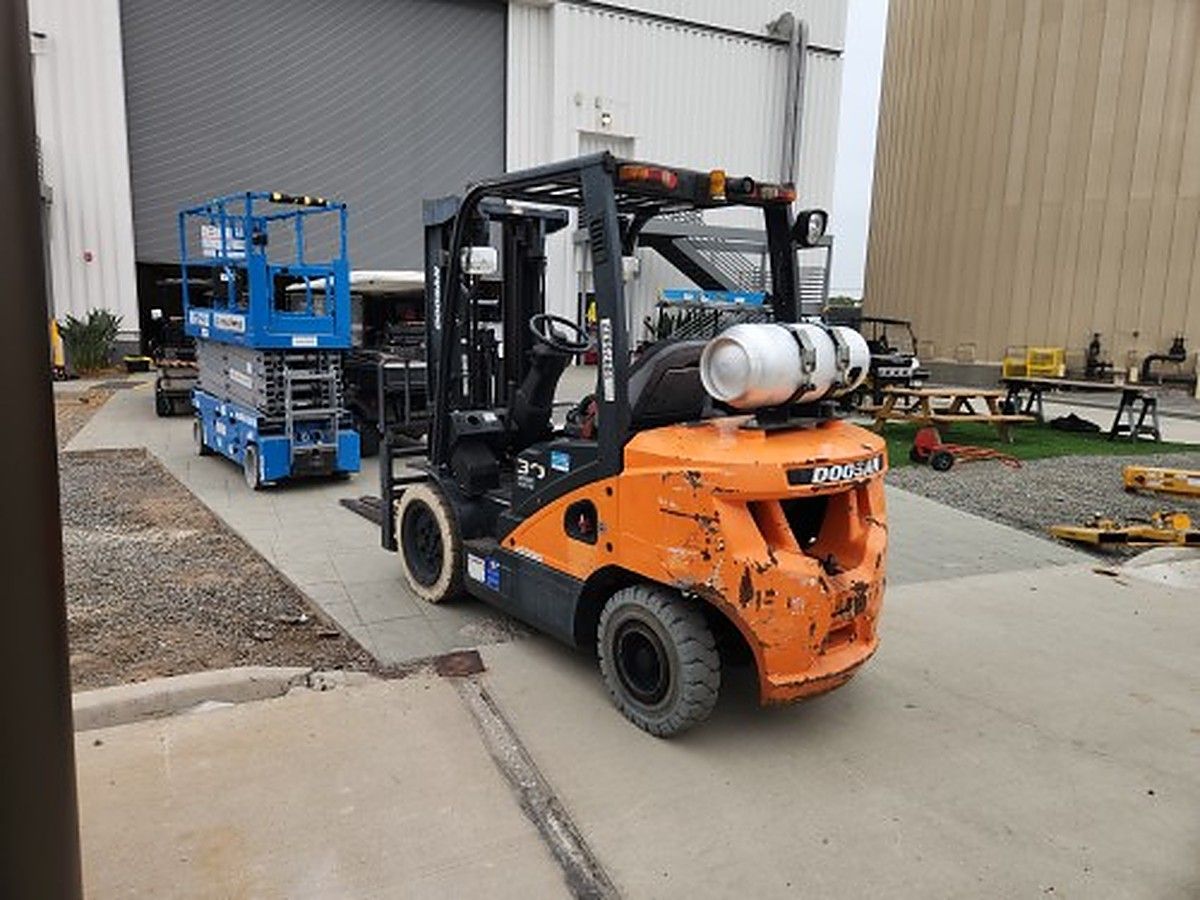 DOOSAN G30P-7DF photo 4