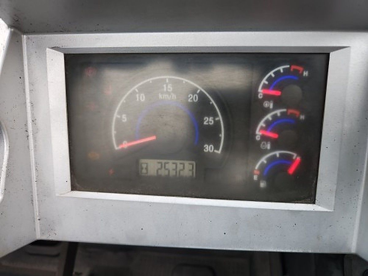 DOOSAN G30P-7DF photo 5