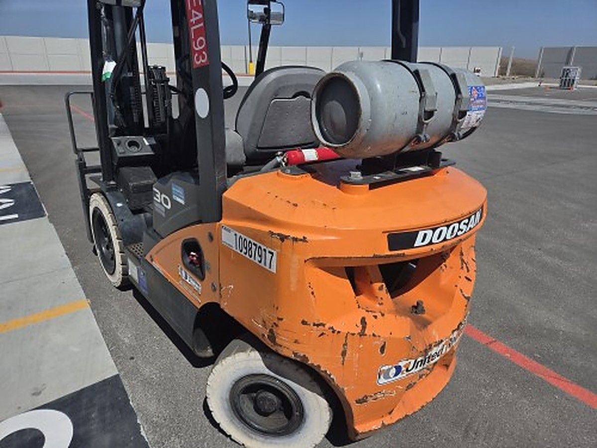 DOOSAN G30P-7DF photo 4