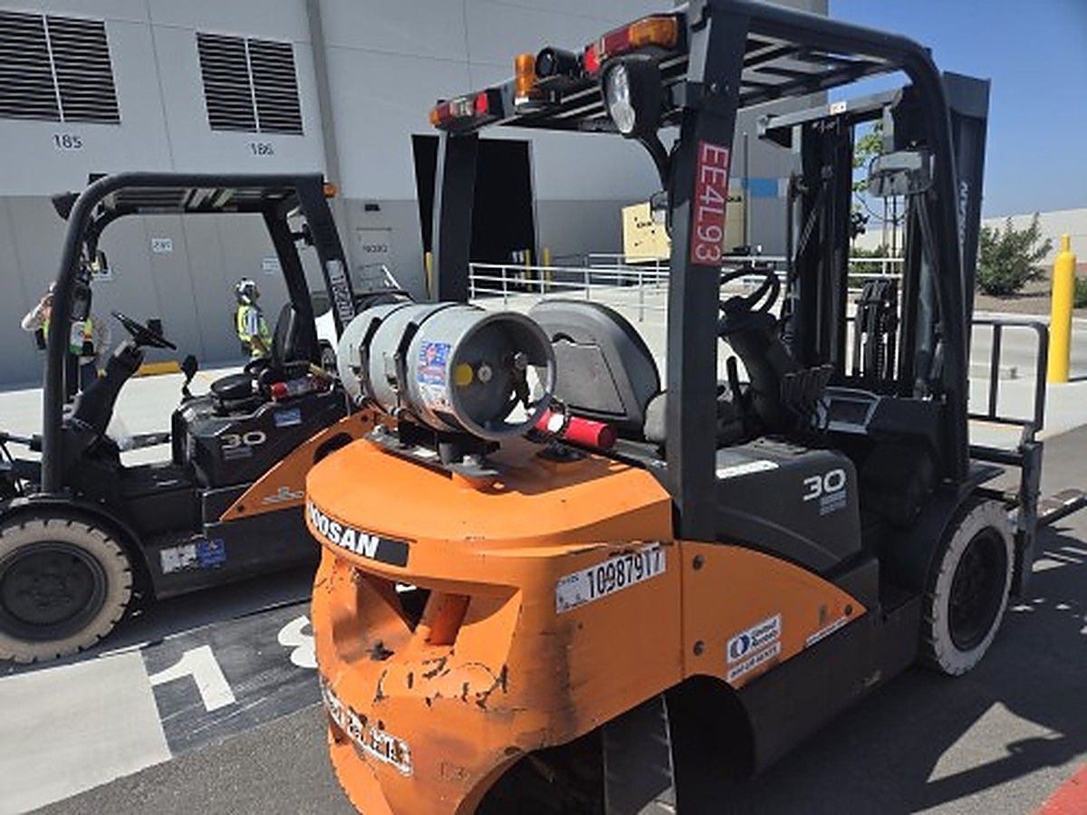 DOOSAN G30P-7DF photo 5