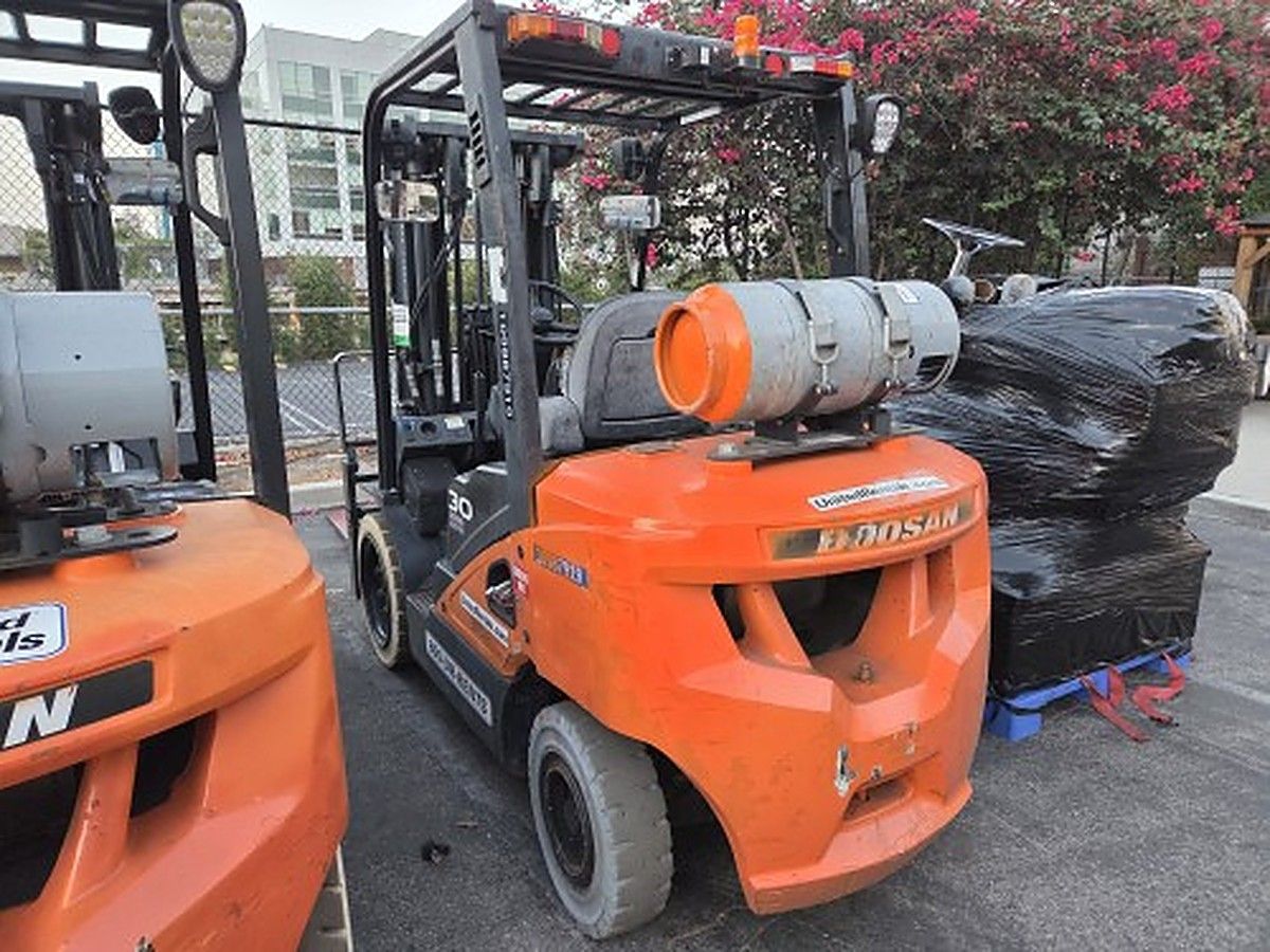 DOOSAN G30P-7DF photo 6