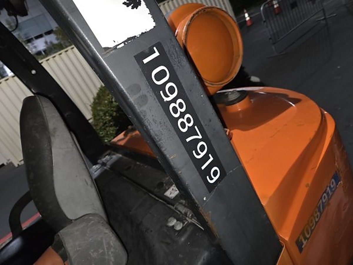 DOOSAN G30P-7DF photo 8