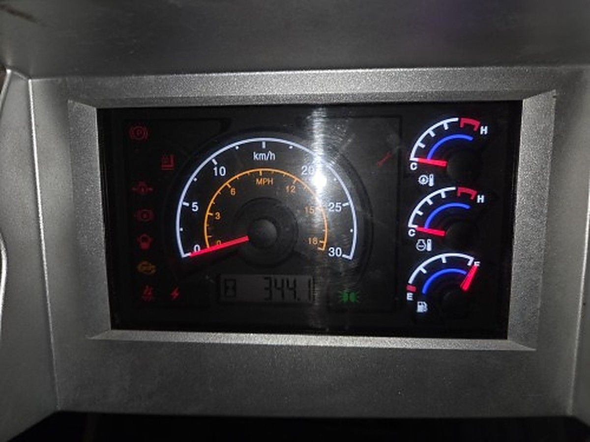 DOOSAN G30P-7DF photo 10