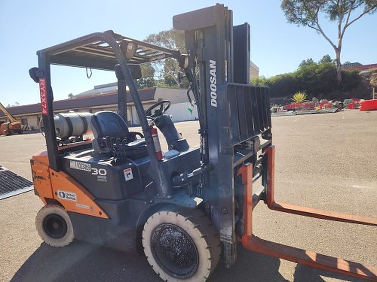 DOOSAN G30P-7DF photo 4