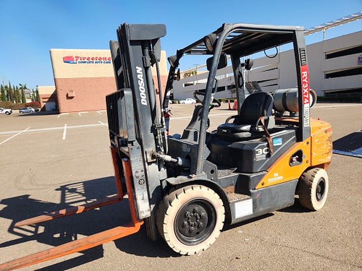 DOOSAN G30P-7DF photo 5