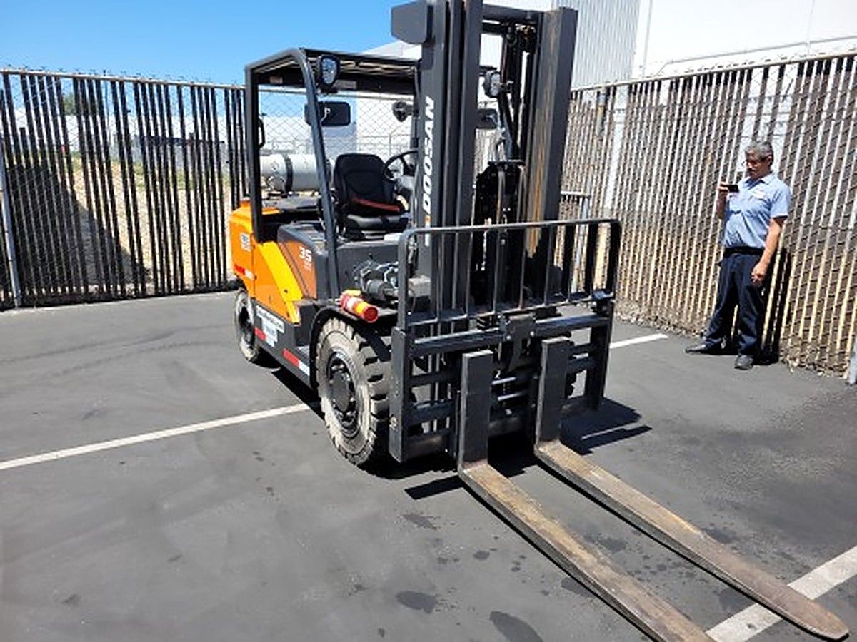 DOOSAN G35S-7DF photo 2