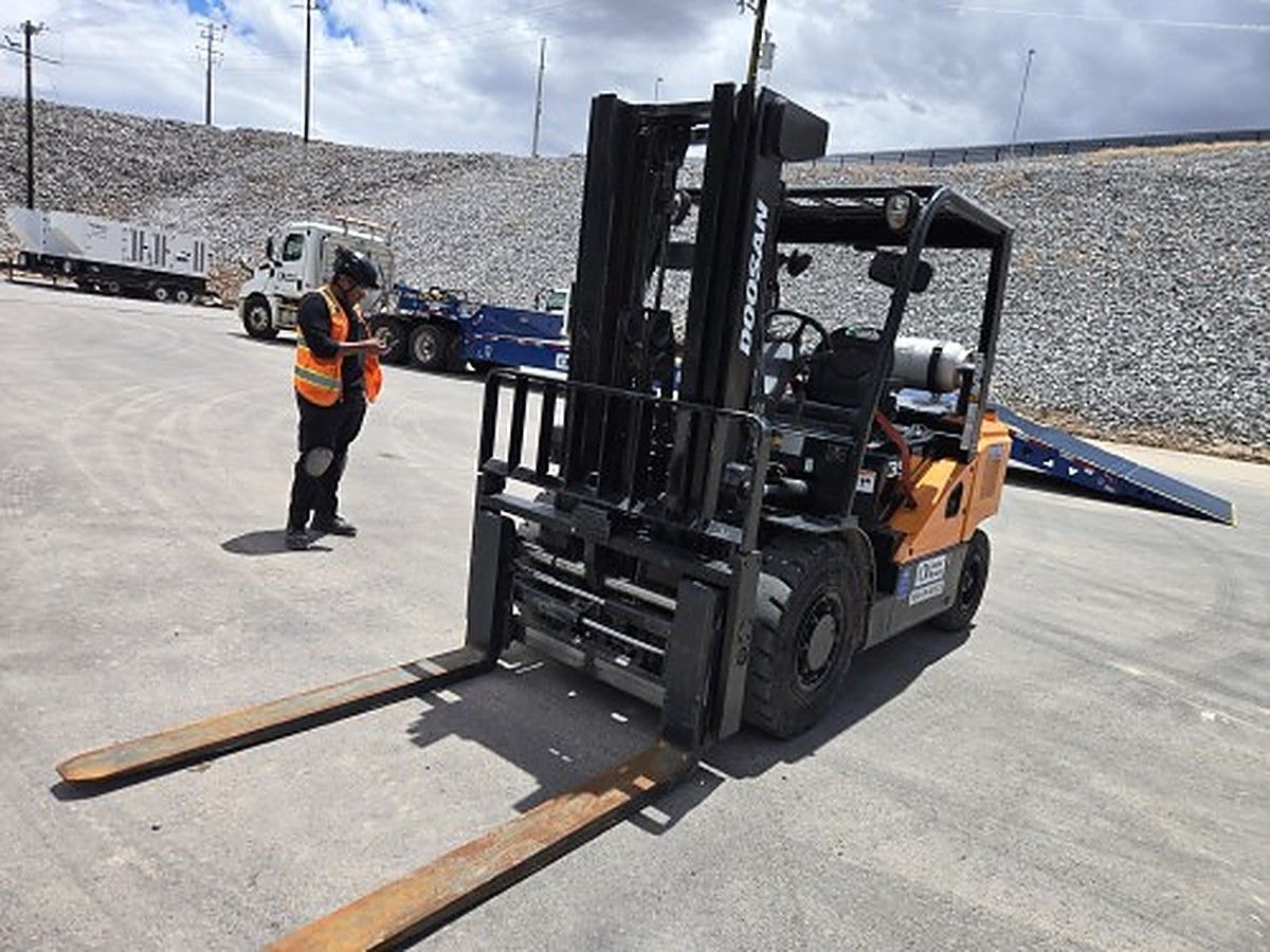 2019 DOOSAN G35S-7DF for sale in Las Vegas, NV