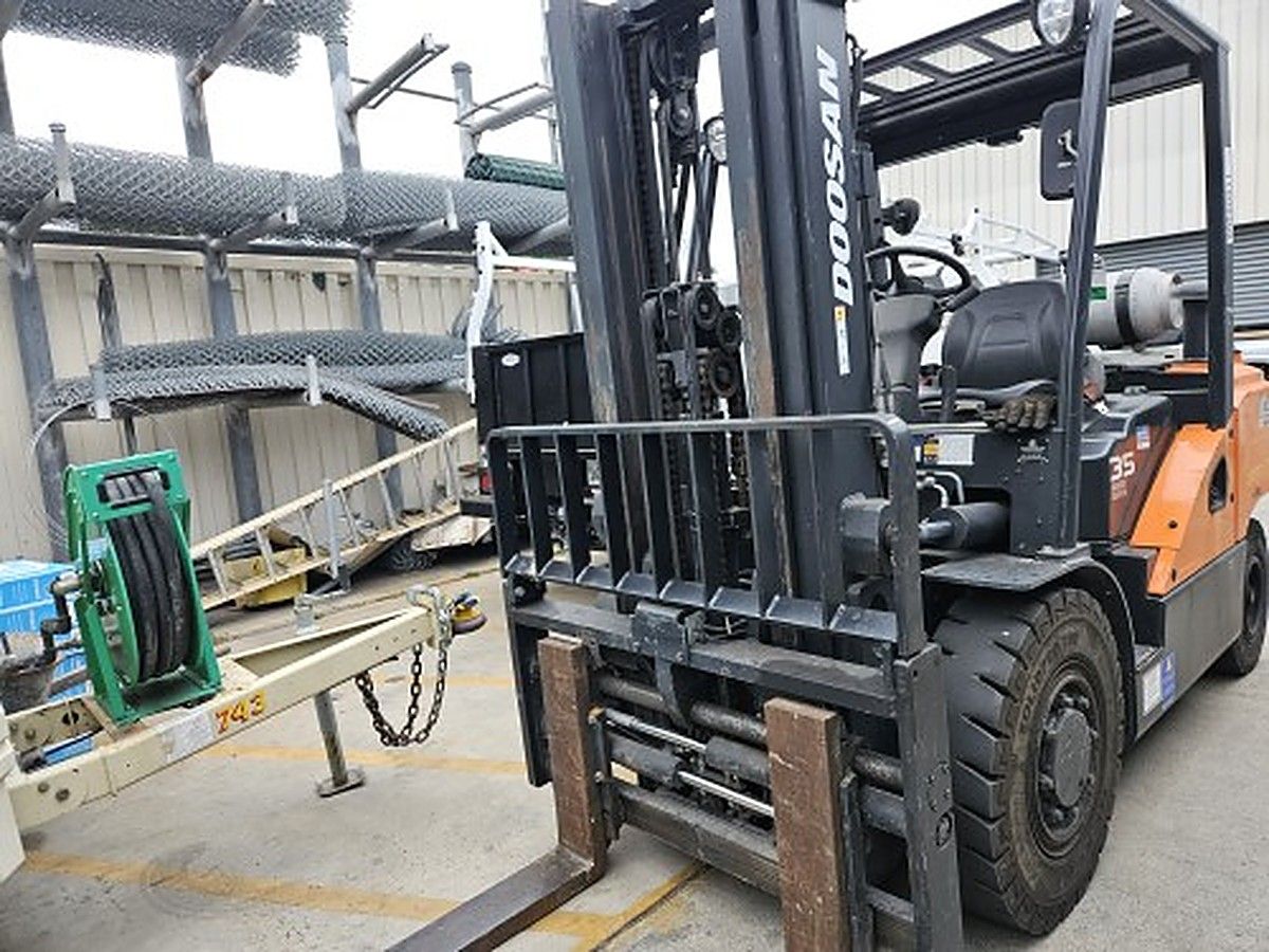DOOSAN G35S-7DF photo 3