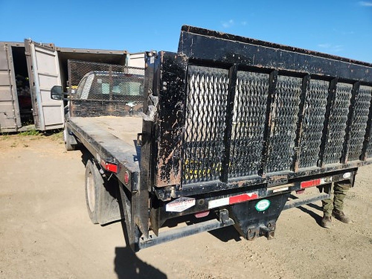 FORD F-550 STAKE photo 4