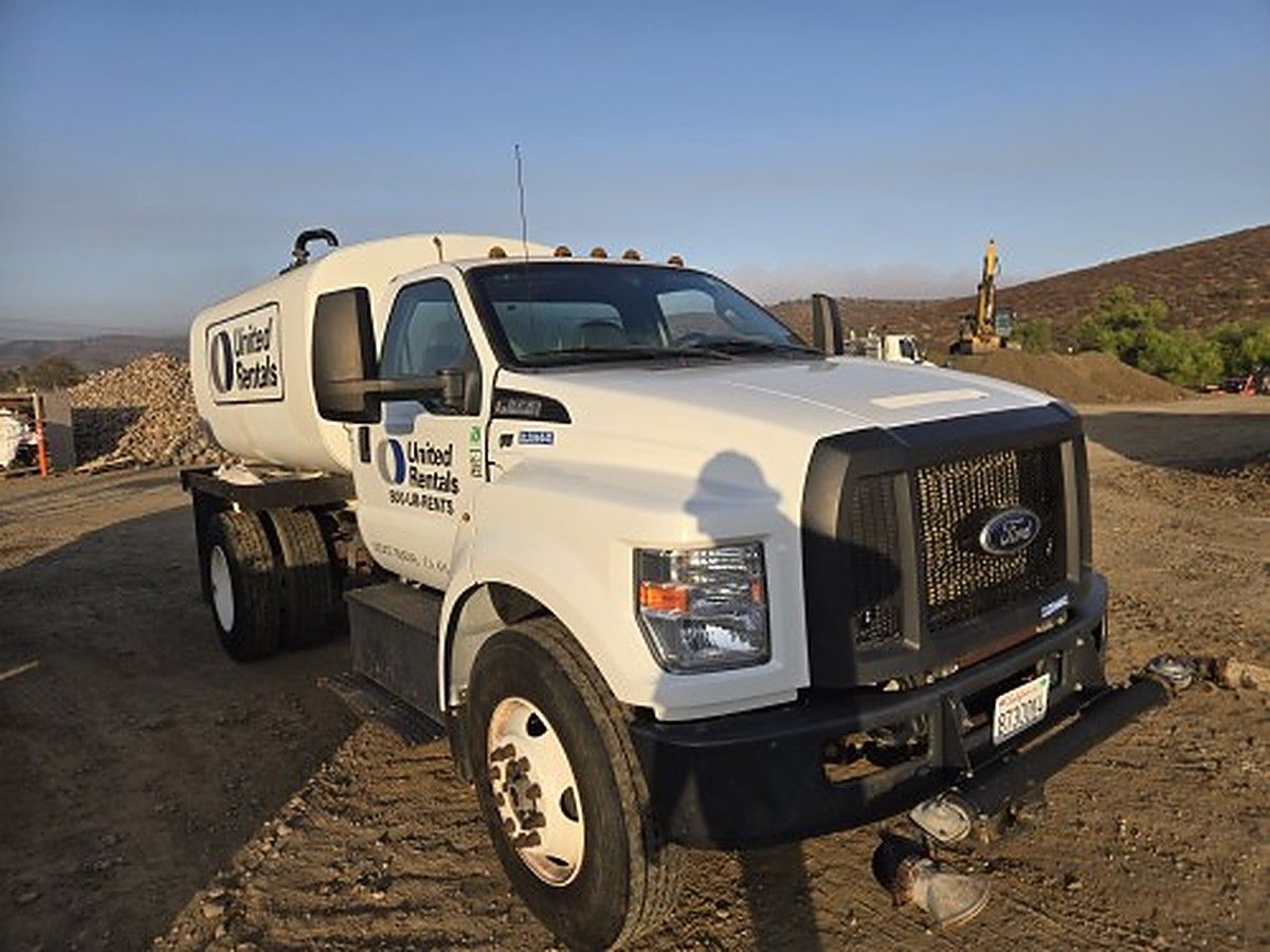 FORD F-650 2K H-2/0 photo 8