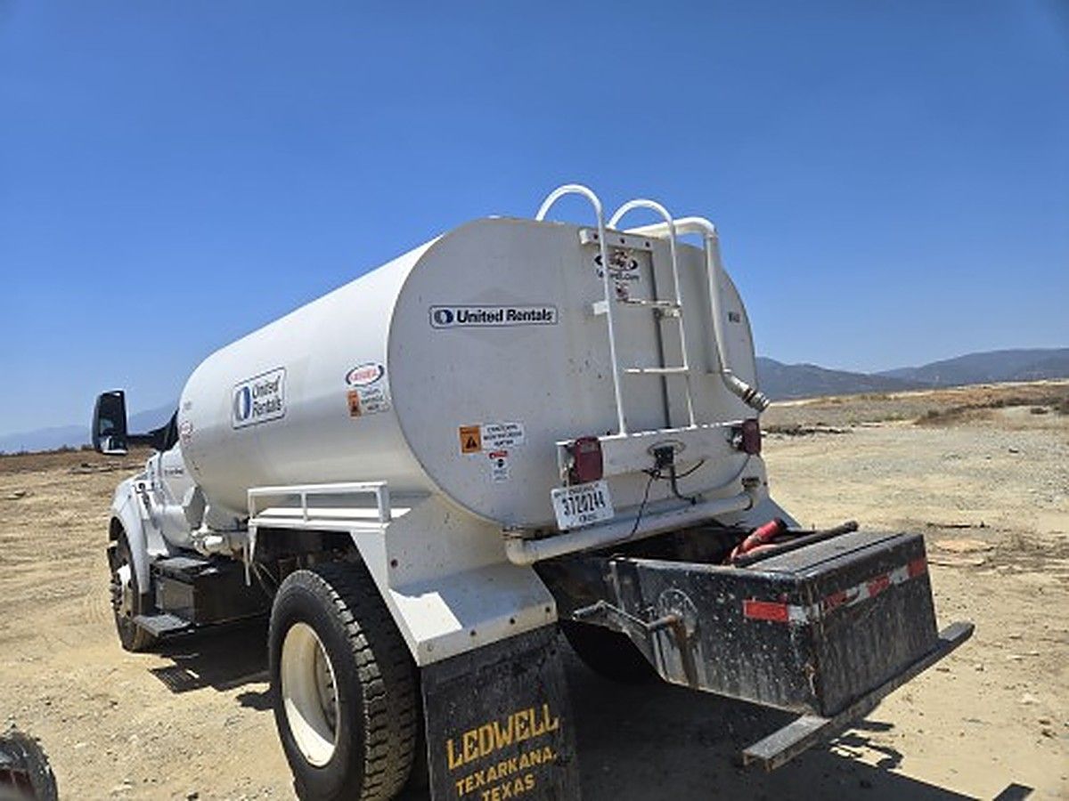 FORD F-650 2K H-2/0 photo 3