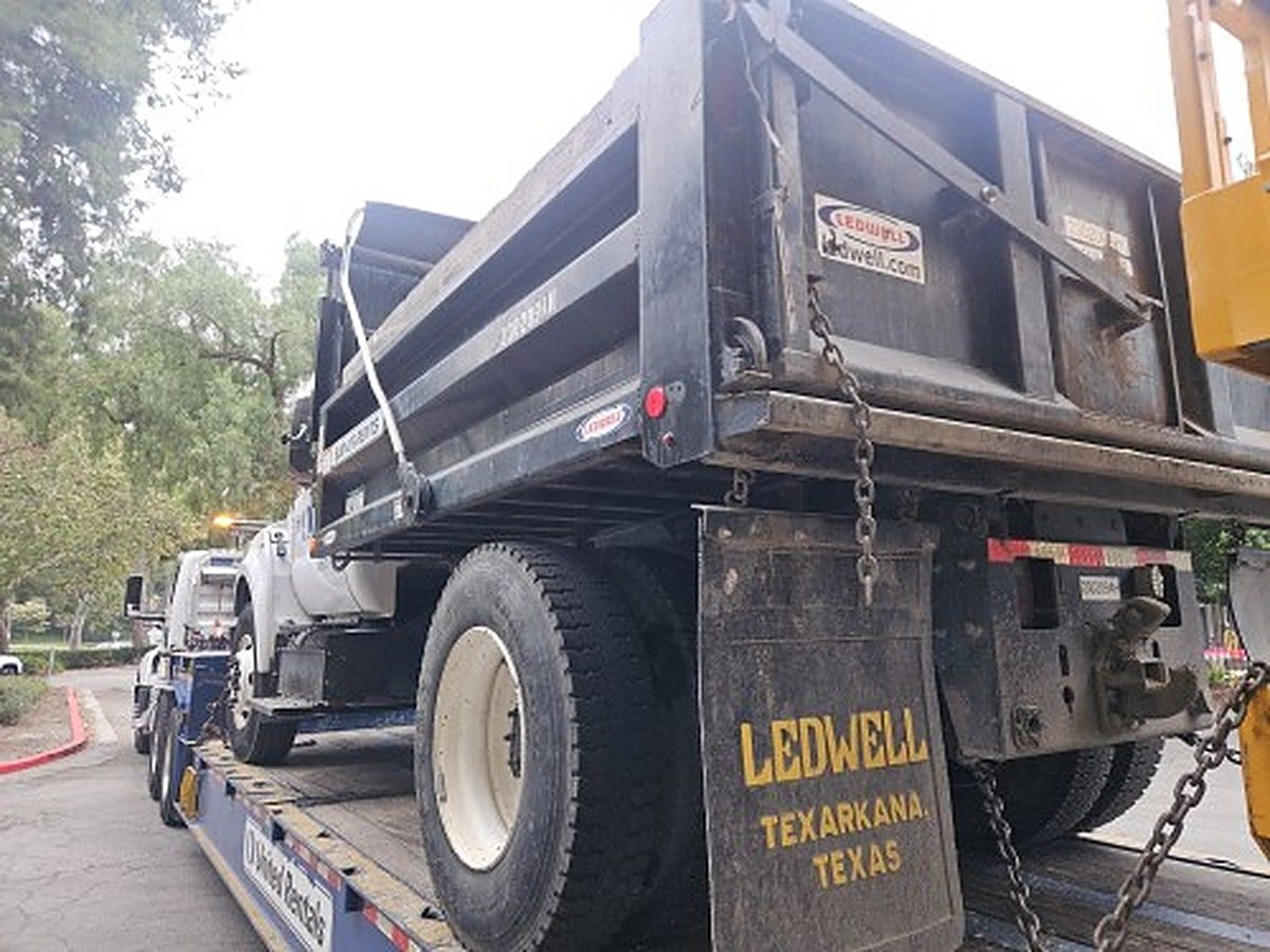 FORD F-750 GAS photo 2