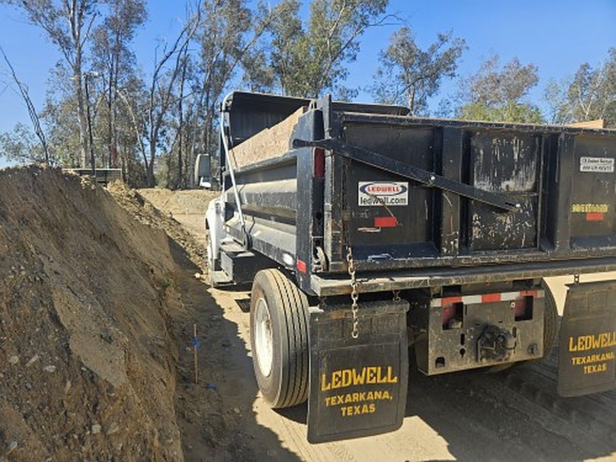 FORD F-750 GAS photo 4