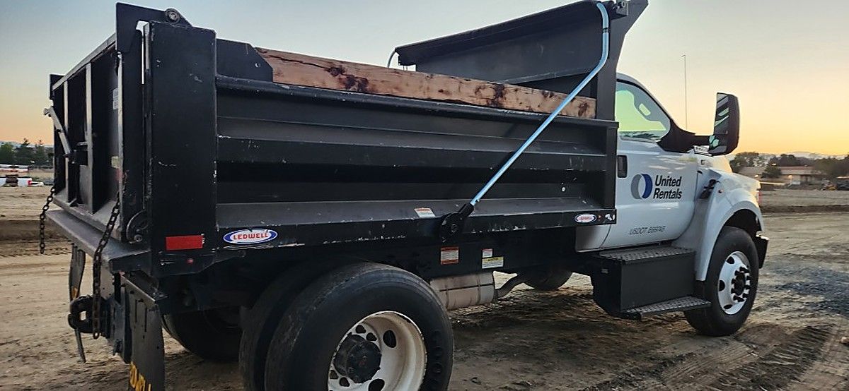 FORD F-750 GAS photo 8