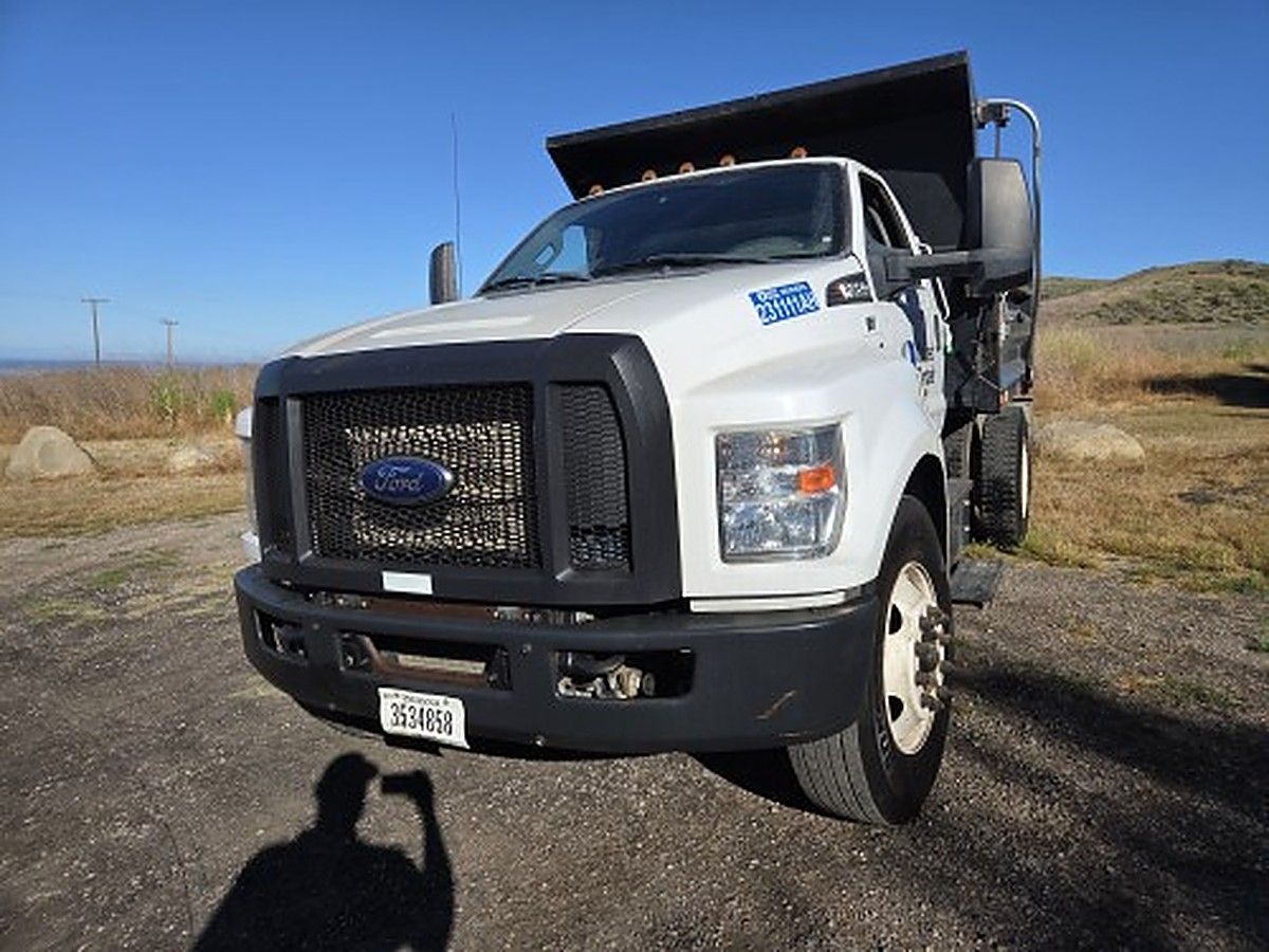 FORD F-750 GAS photo 8