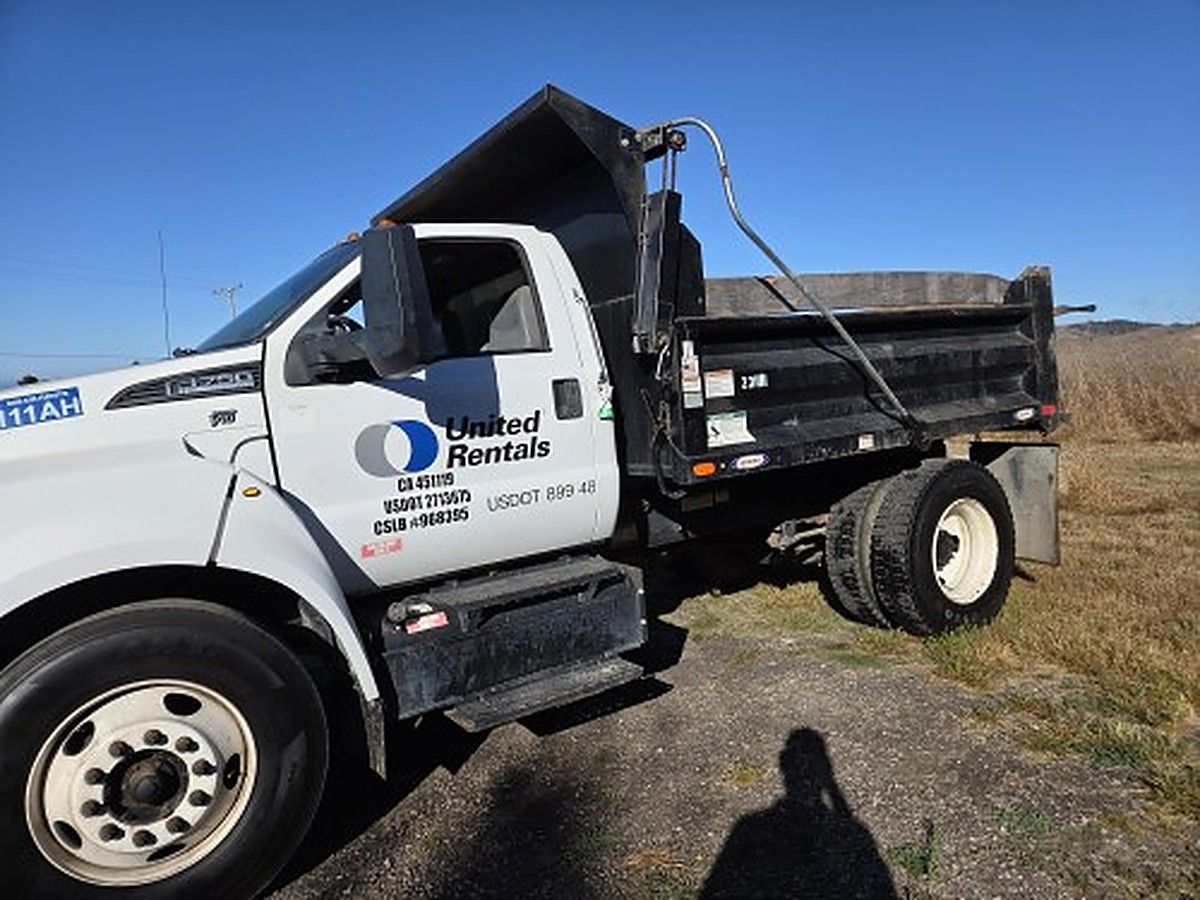 FORD F-750 GAS photo 9