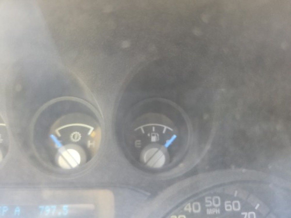 FORD F-750 GAS photo 10