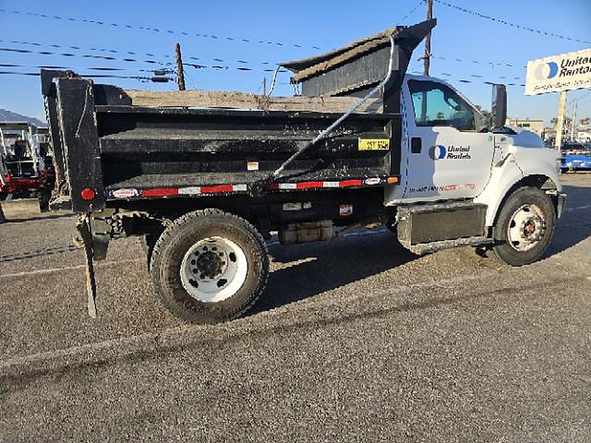 FORD F-750 GAS photo 2