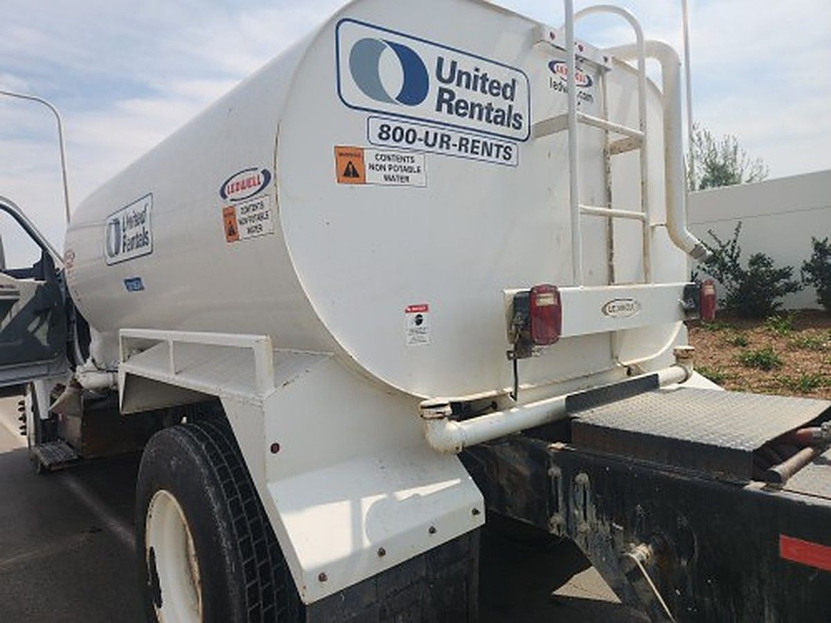 FORD F-750 GAS photo 2