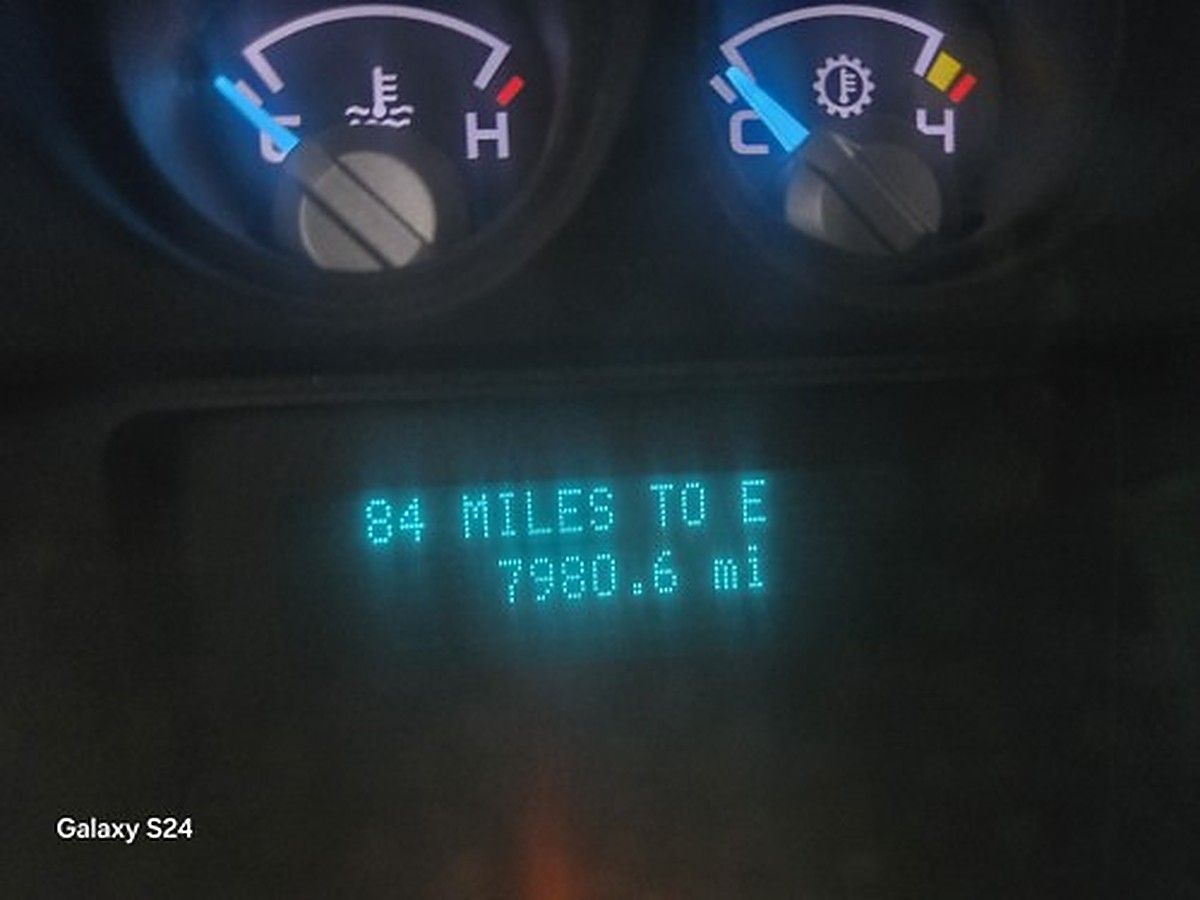 FORD F-750 GAS photo 13