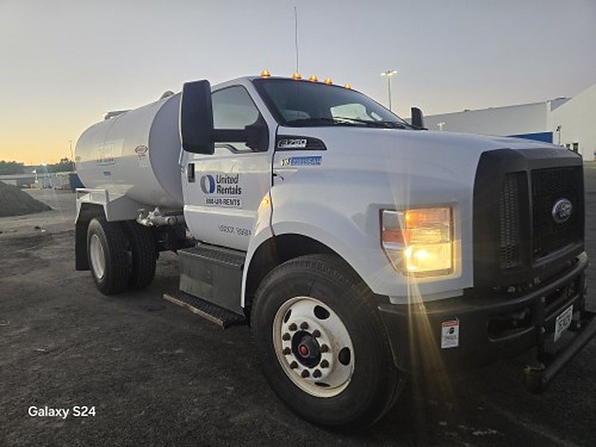 FORD F-750 GAS photo 5