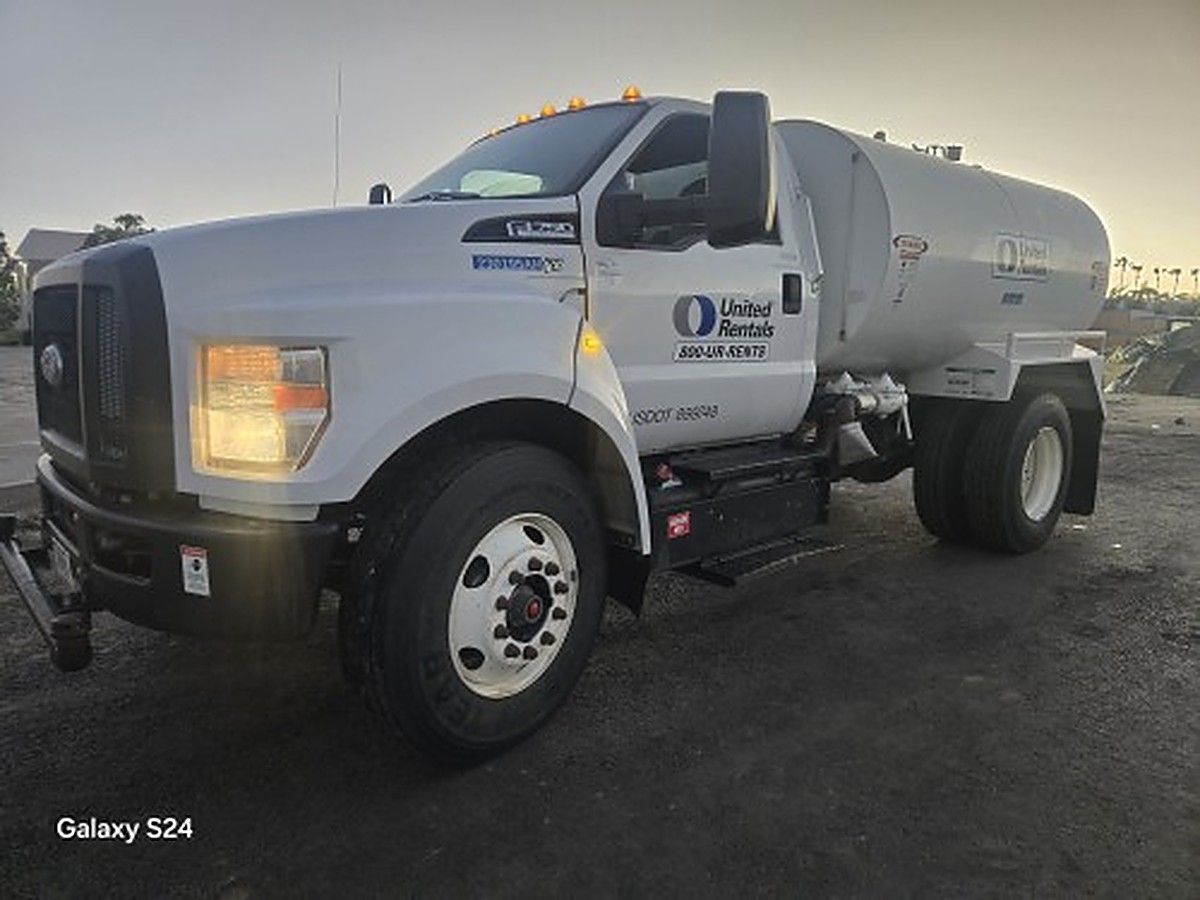 FORD F-750 GAS photo 7
