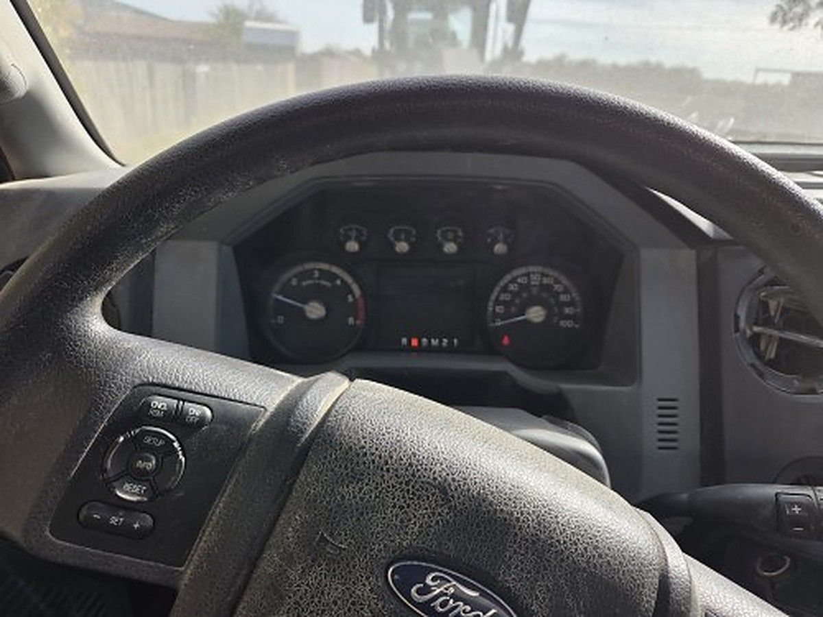 FORD F-750 GAS photo 3