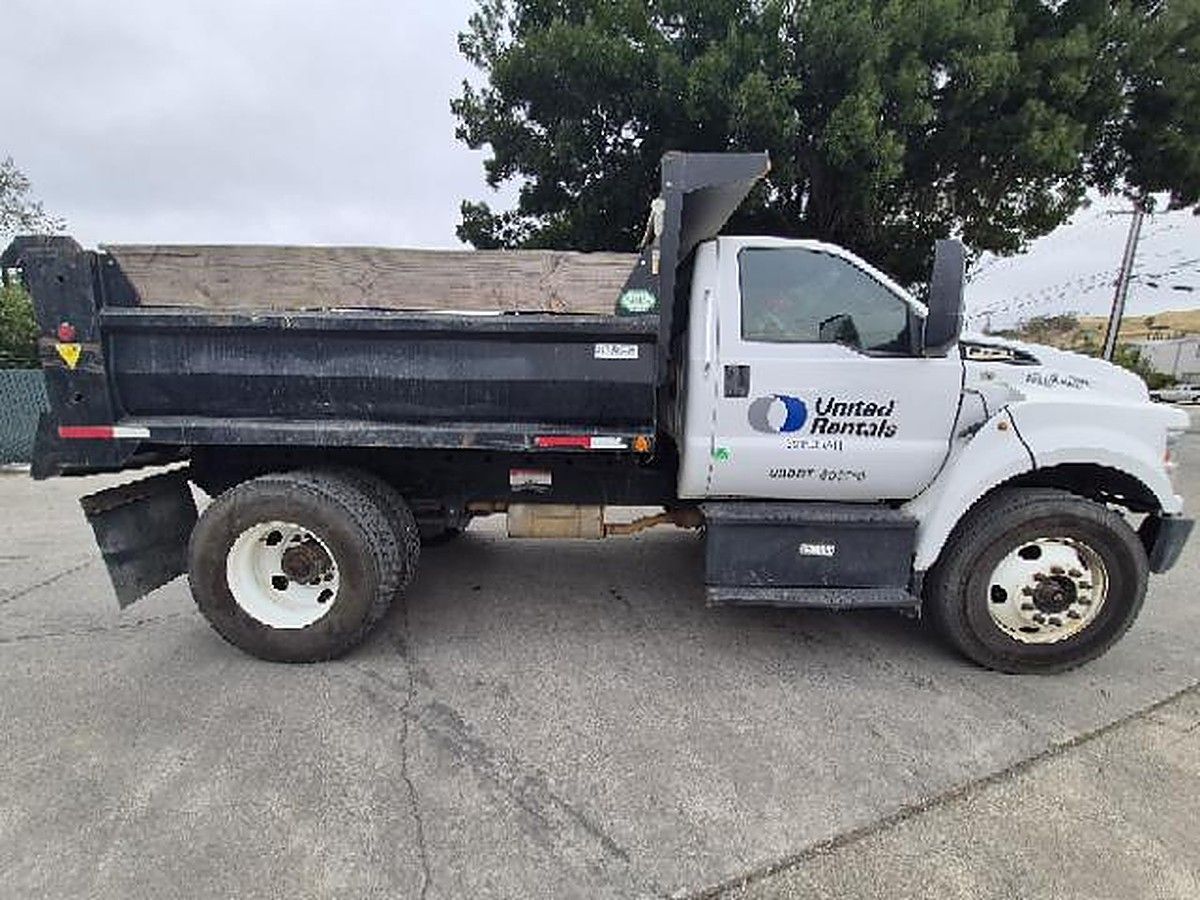 FORD F-750 photo 4
