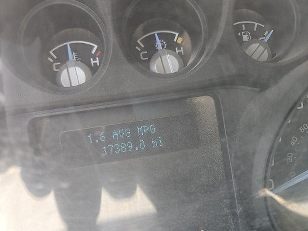 FORD F-750 photo 5