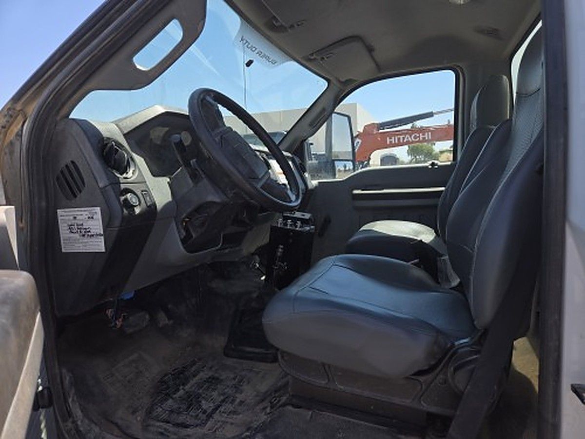 FORD F-750 photo 11
